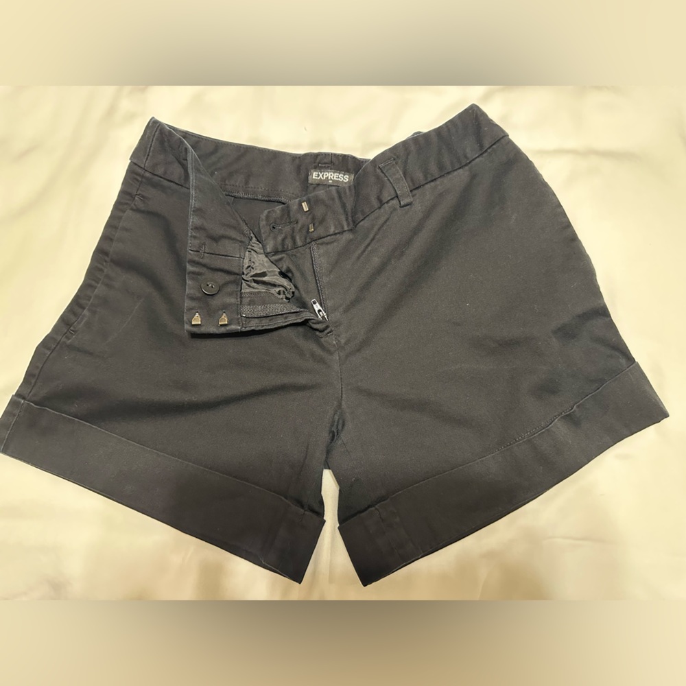 Express Women's Black Cuffed Shorts